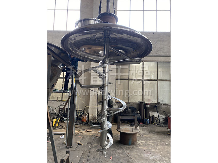 锥形螺带真空干燥机客户现场